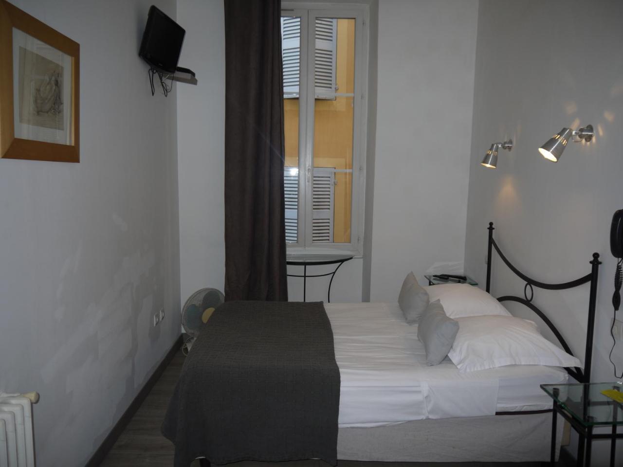 Hotel Portalet 耶尔 外观 照片