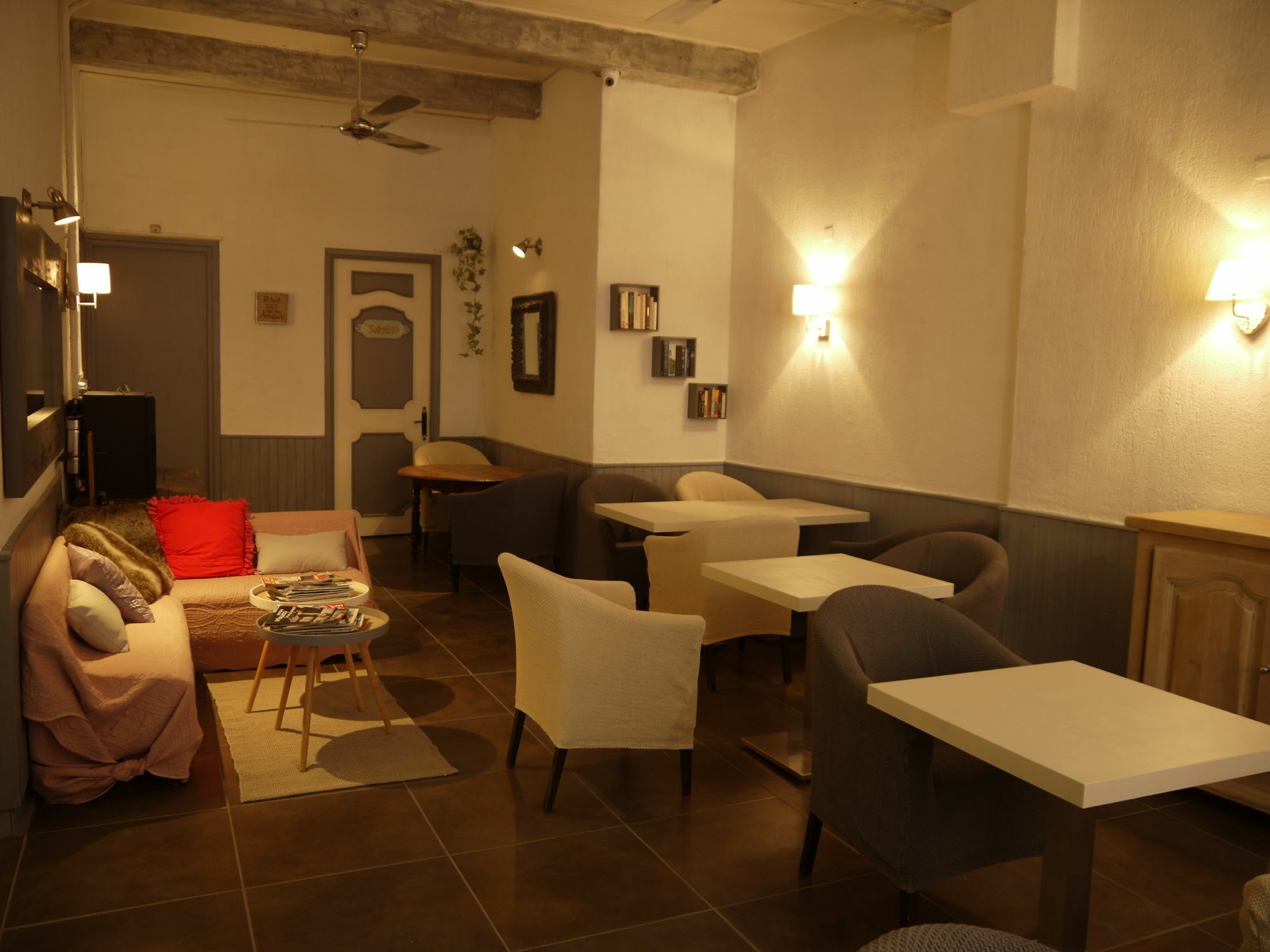 Hotel Portalet 耶尔 外观 照片